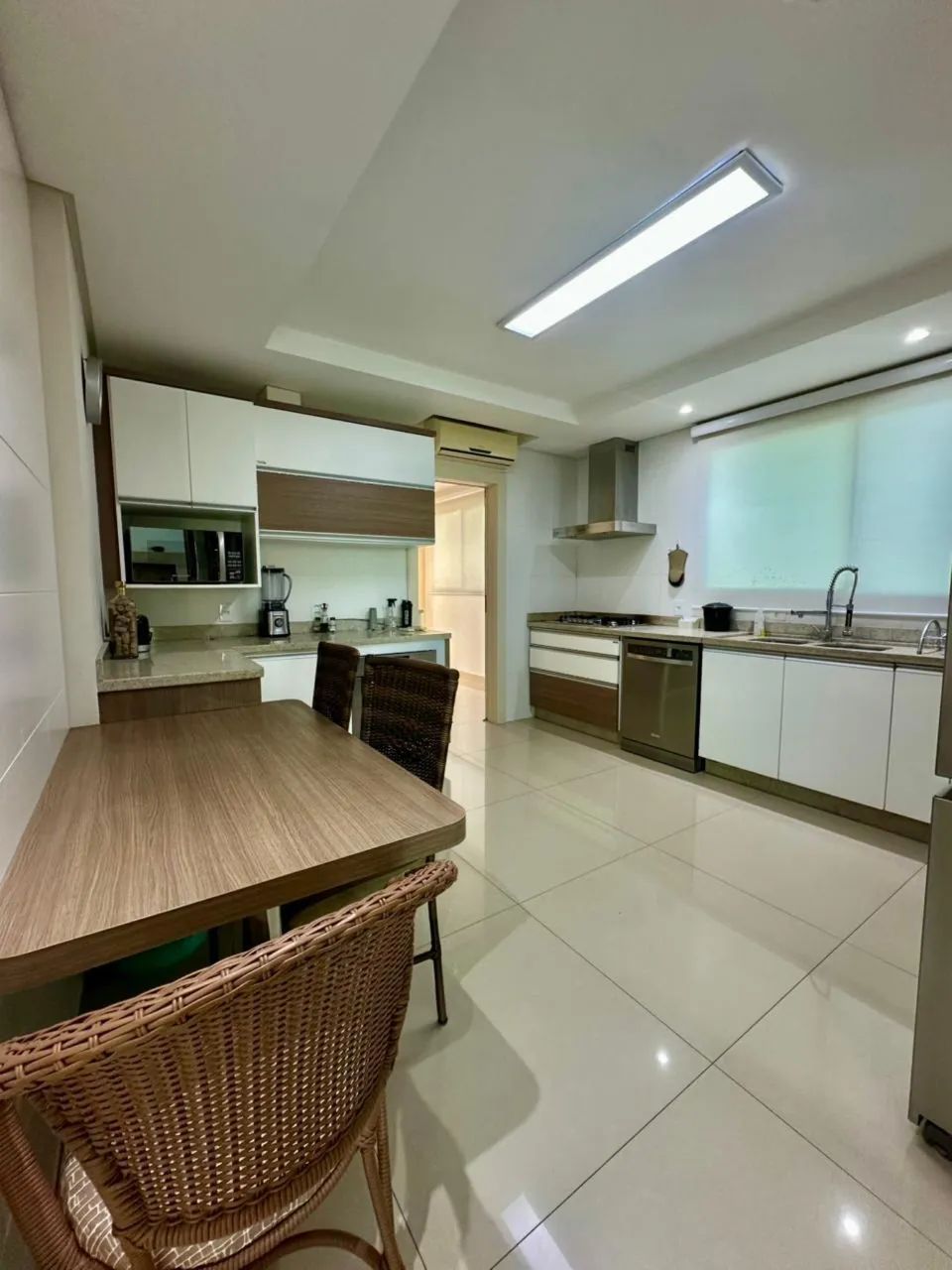 Alugo casa de alto padrão de 5 suítes + escritório com piscina em Jurerê Internacional  - Foto 7