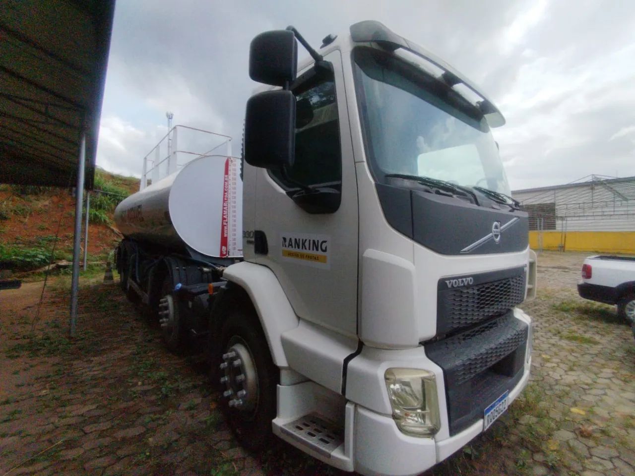 VOLVO VM 330 8x2 2p (diesel) (E5) - Foto 3