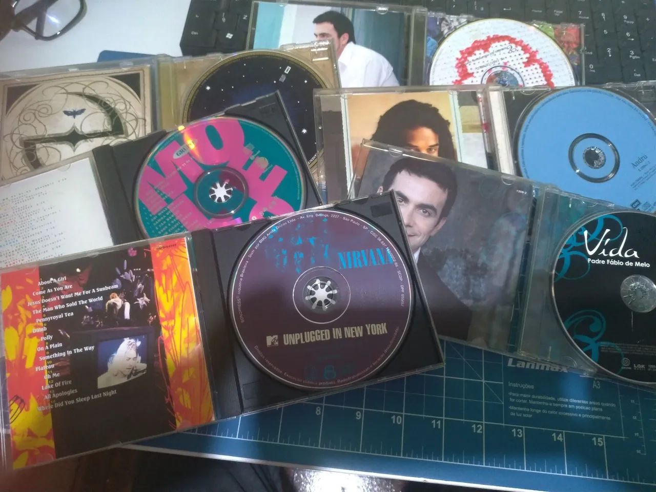 6 cds originais com caixinha e encartes. - Foto 5