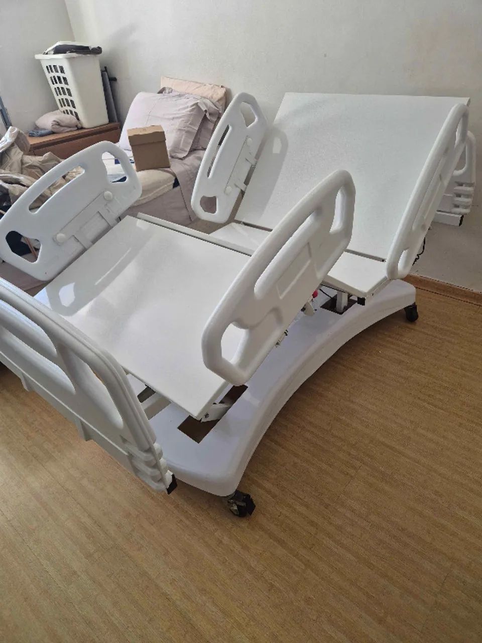  Cama hospitalar elétrica seminova com 5 pontos de regulagens + Colchão Pneumático - Foto 4