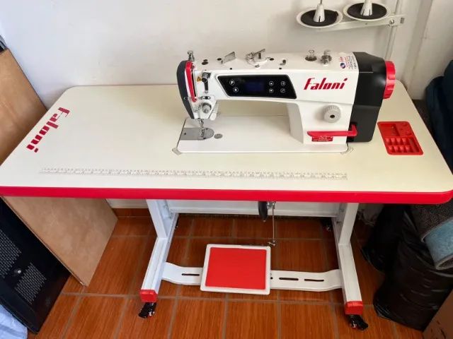 MÁQUINA RETA INDUSTRIAL SEMI NOVA