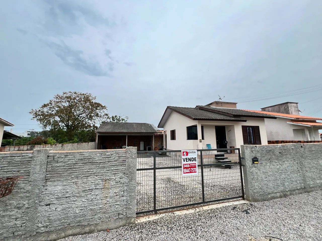 CASA À VENDA NA LAGOA DOS FREITAS!!!