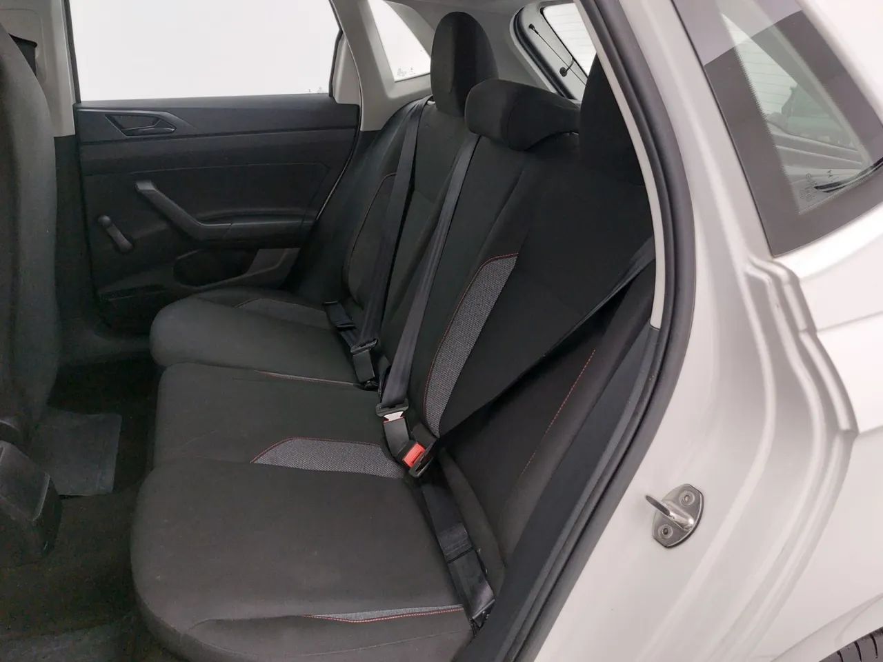 Volkswagen Polo Track 1.0 Flex 12V 5p, foto 17 de 18