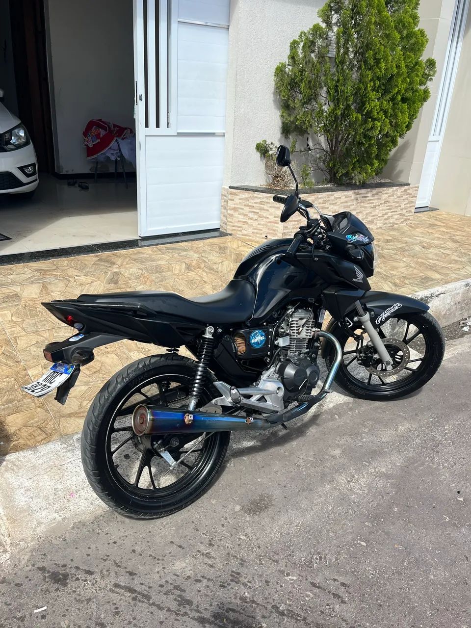Moto sem detalhes 