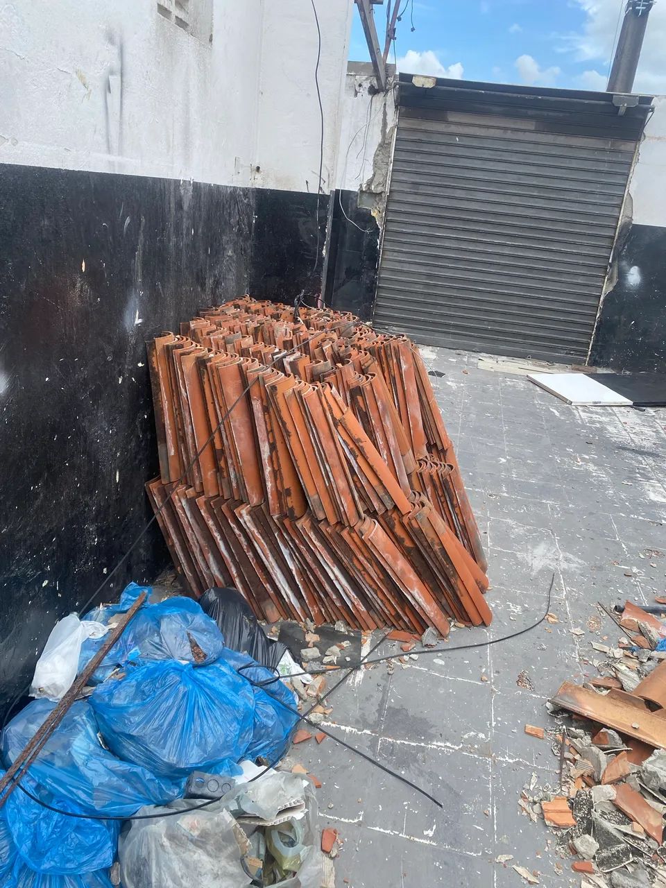 Madeira usada e telha de cerâmica  - Foto 3