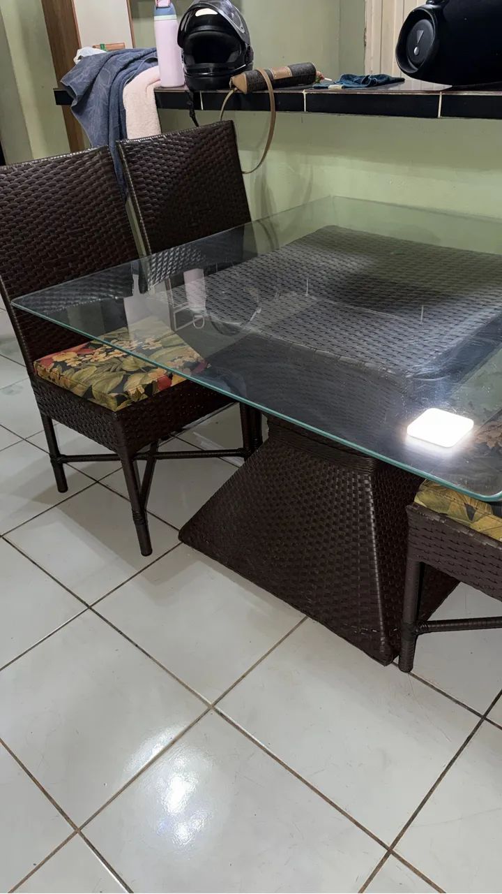 Mesa com 4 cadeiras  - Foto 2