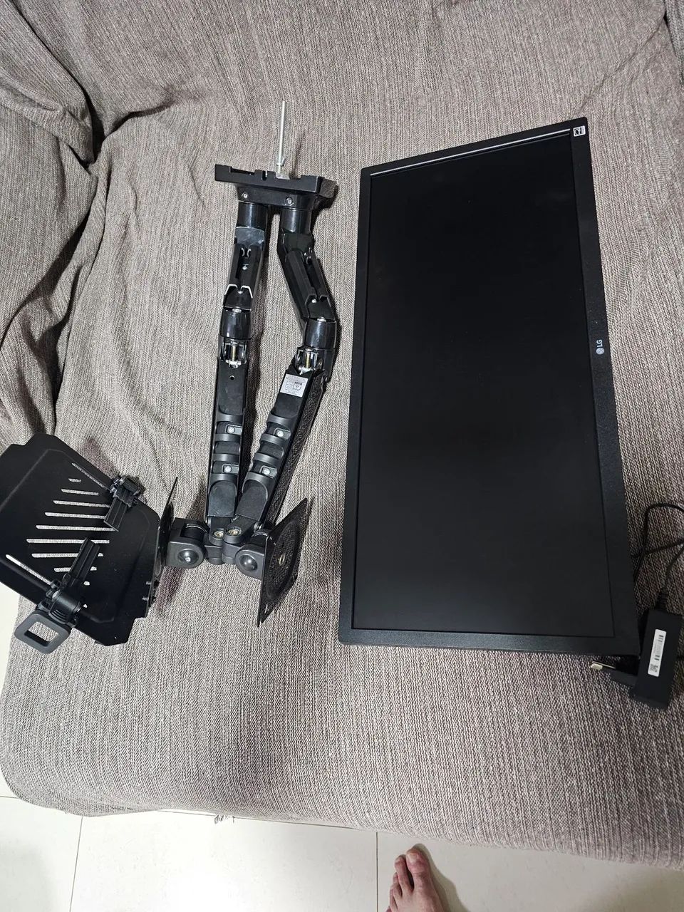 MONITOR 31,5 POLEGADAS- Bi ARTICULADO A GAS 
