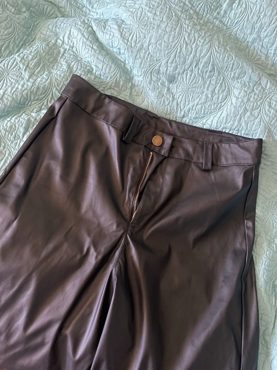 calça de courino