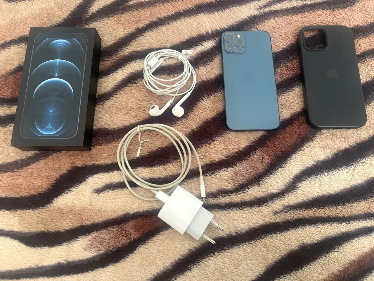 iPhone 12 Pro , 256 gigas  - Foto 3
