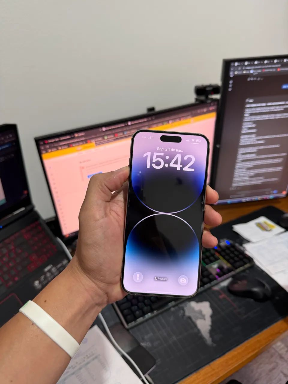 Iphone 15 Pro Max Semi Novo (Sem marcas de uso) - Foto 3