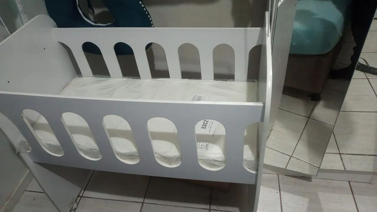 Vendo mini berço com colchão 