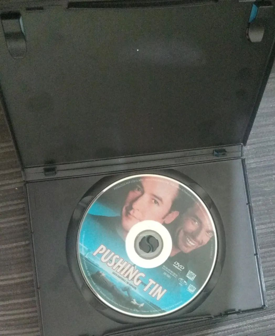 DVD ALTO CONTROLE COM JOHN CUSACK - Foto 3