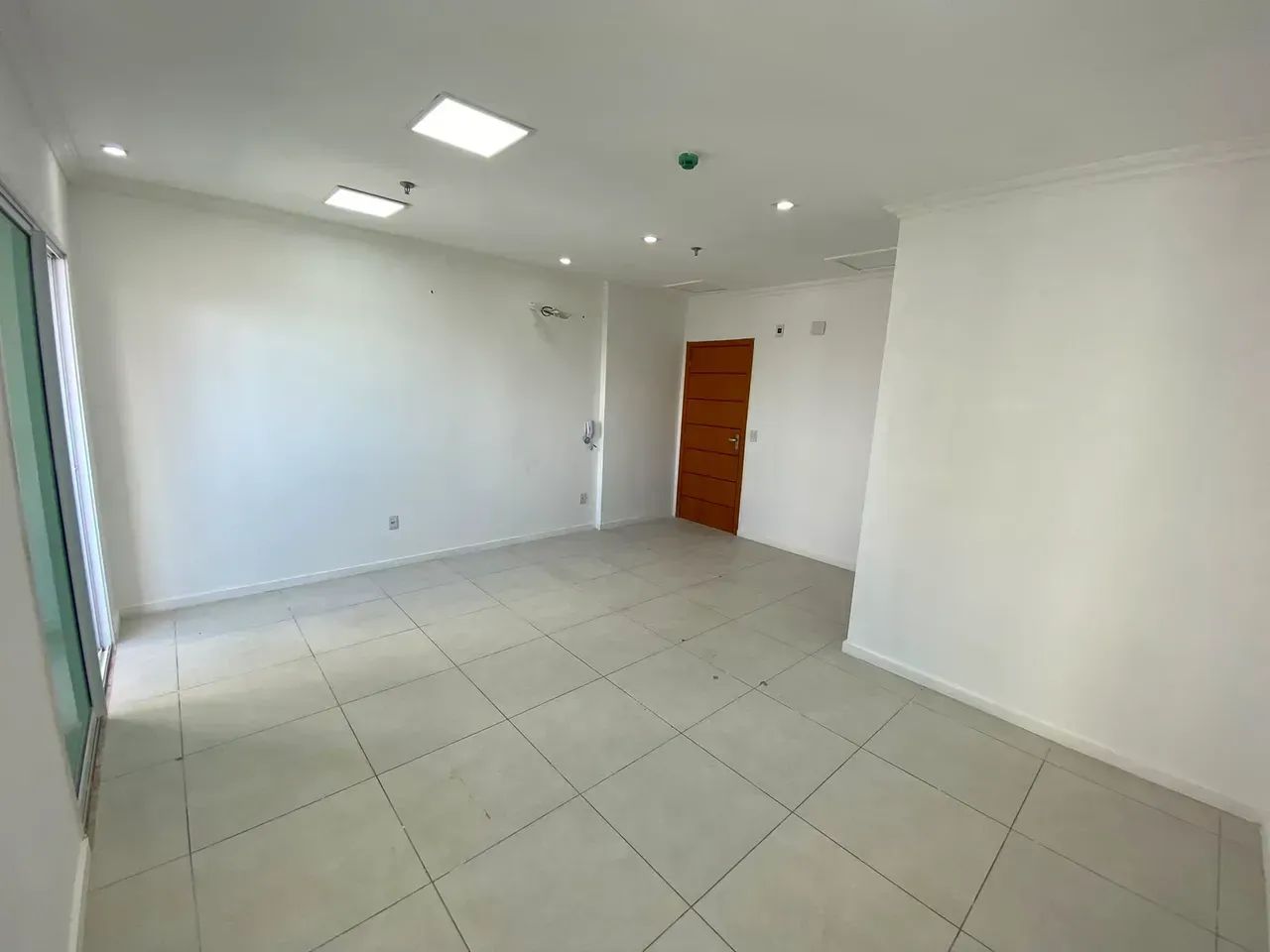 Oportunidade - Sala Comercial no vitta office - Nascente - 1 vaga de garagem