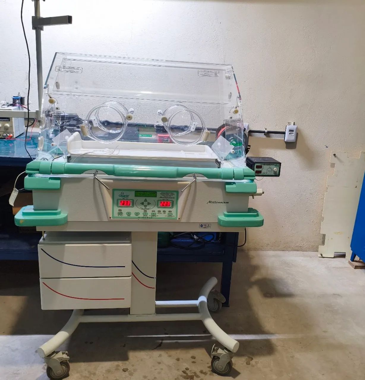 Incubadora neonatal GRN Millenium 