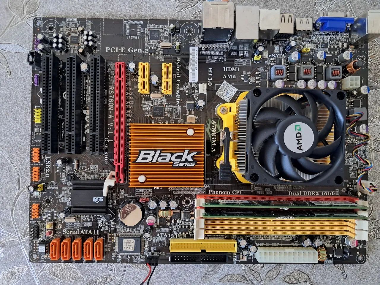 Placa Mãe ECS Black Series A780GM-A com processador Athlon II X2 e 4GB de RAM