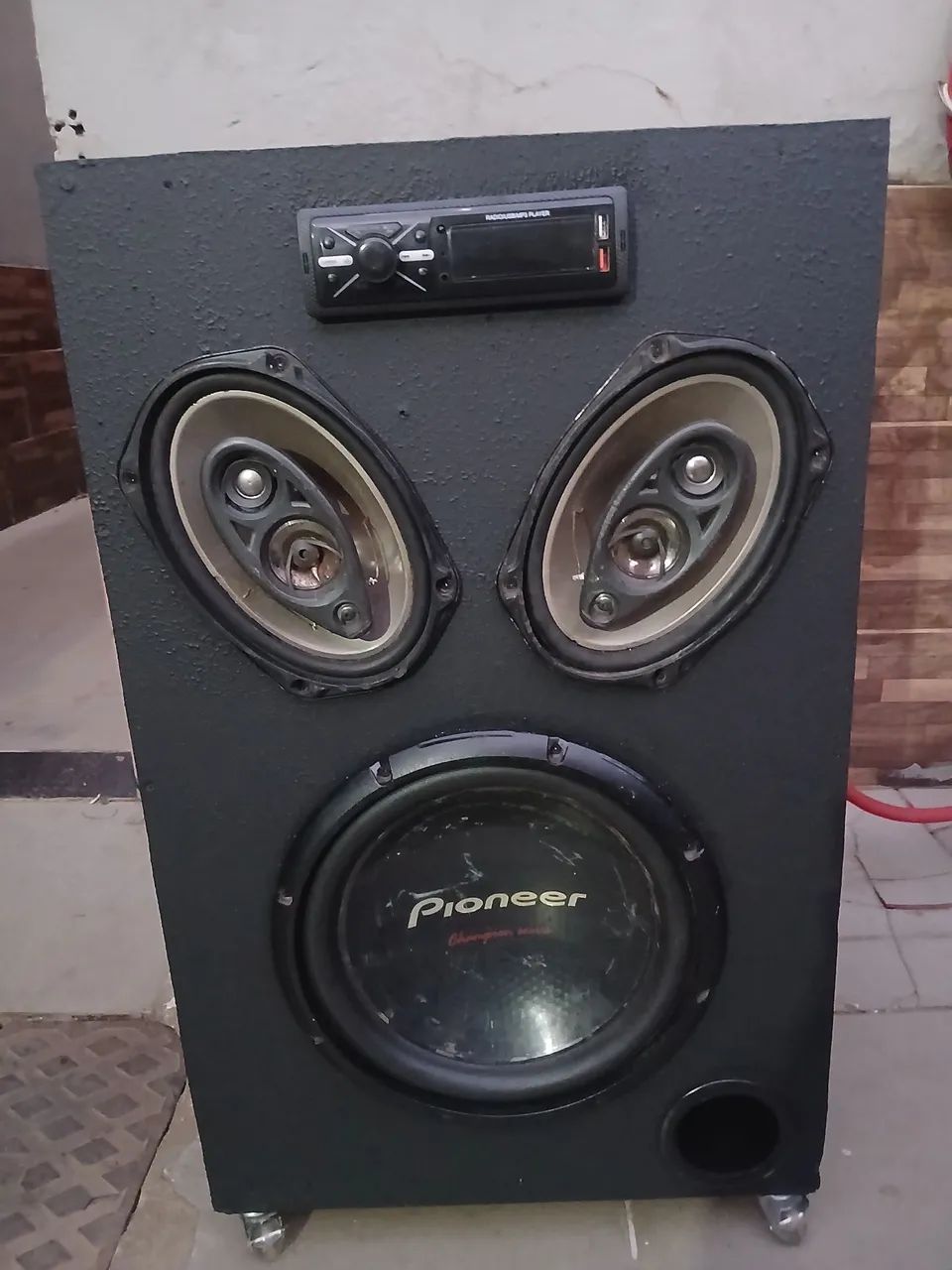 Caixa residencial cara preta,  bluetooth, taramps