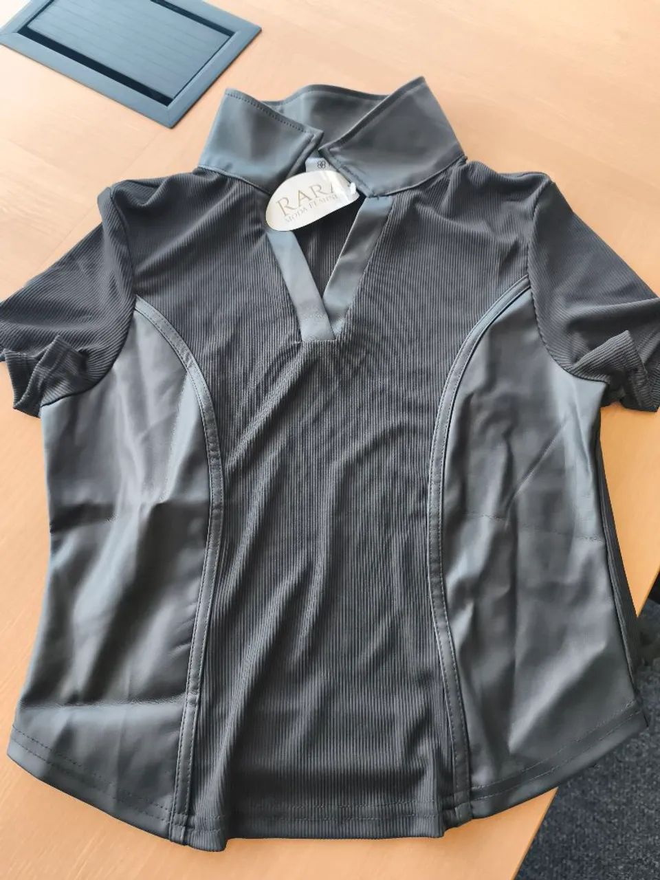 Venda Blusa canelada com courino M