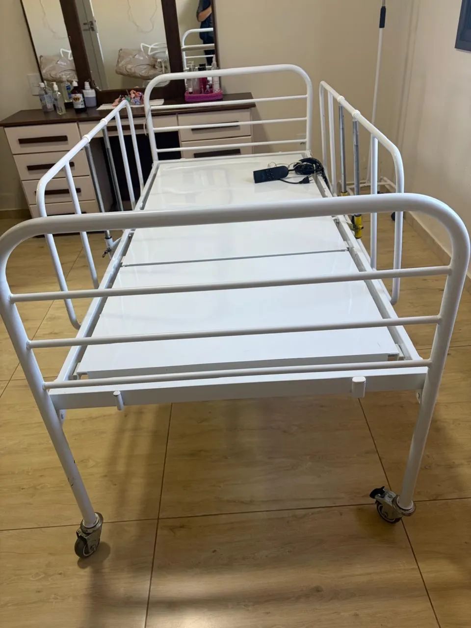 Cama Hospitalar Motorizada com Colchão