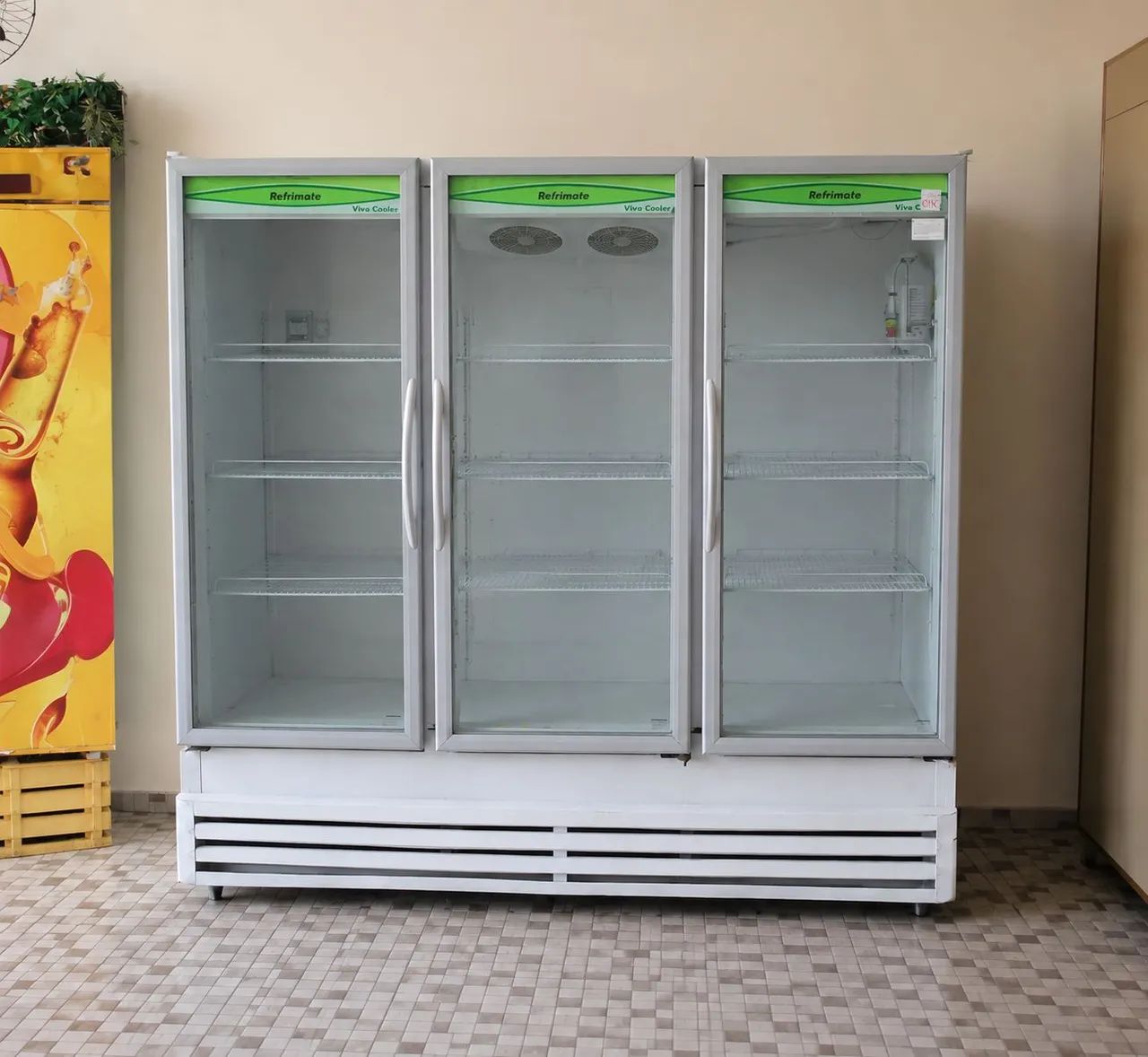 Geladeira expositora refrimat 3 portas