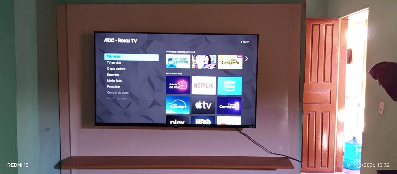 Vendo tv 43p AOC com painel e sofá retratil