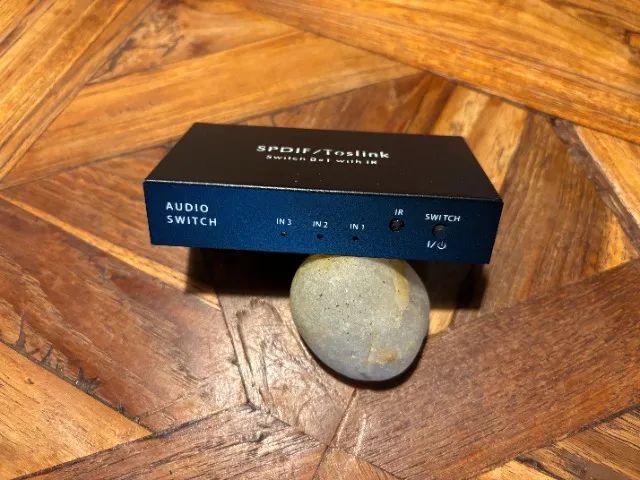 Switch SPDIF / Toslink 1 x 3 semi-novo - Foto 2