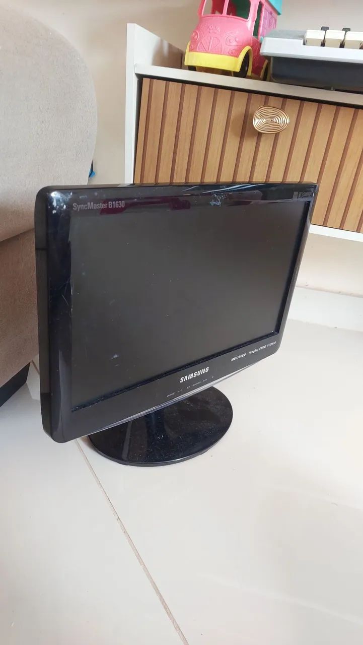 Monitor Samsung pra Retirada de Peças  - Foto 3