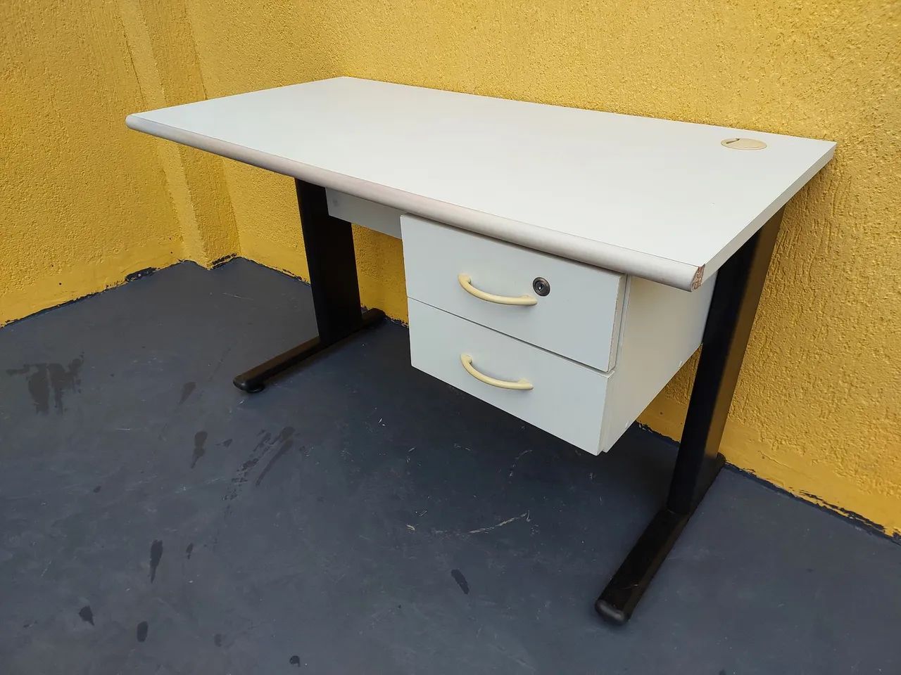 Mesa escritório com 2 gavetas  - Foto 2