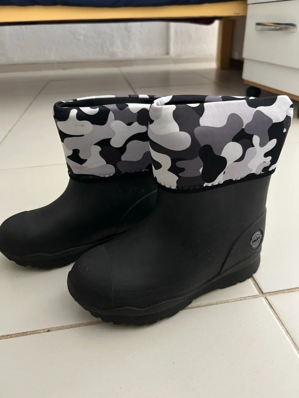 Bota impermeável feminina DIUFF - Foto 4