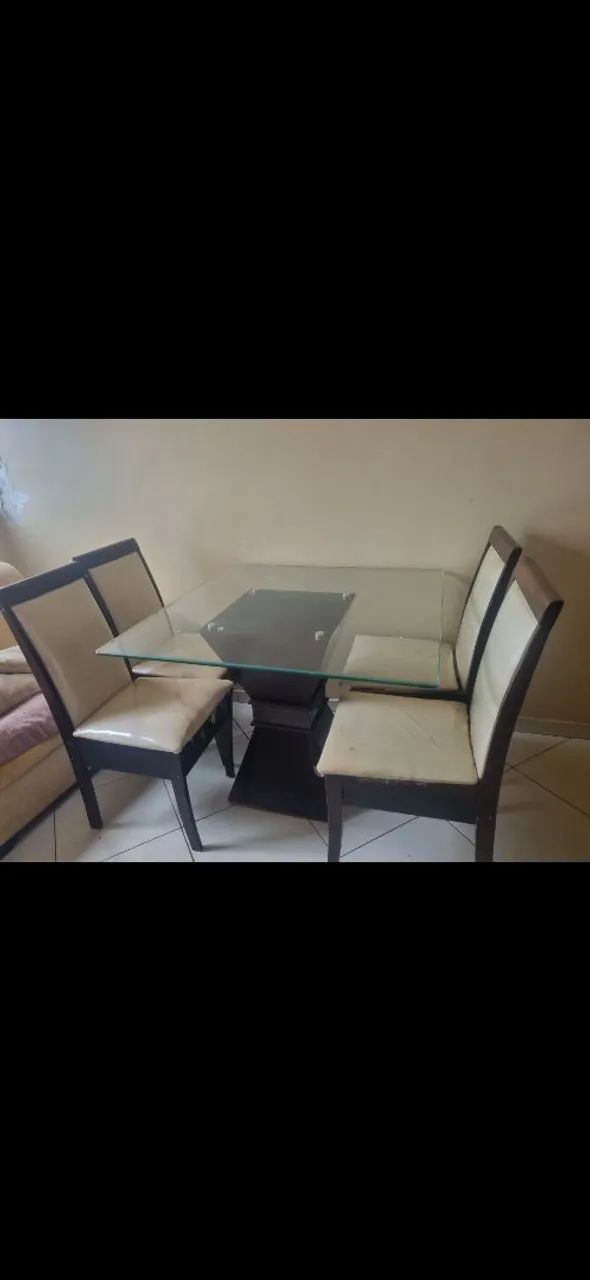 Table with 4 chairs
