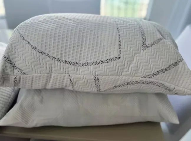 Kit 4 travesseiros 70 cm x 50 cm fibra de bambu - Novos - Foto 2
