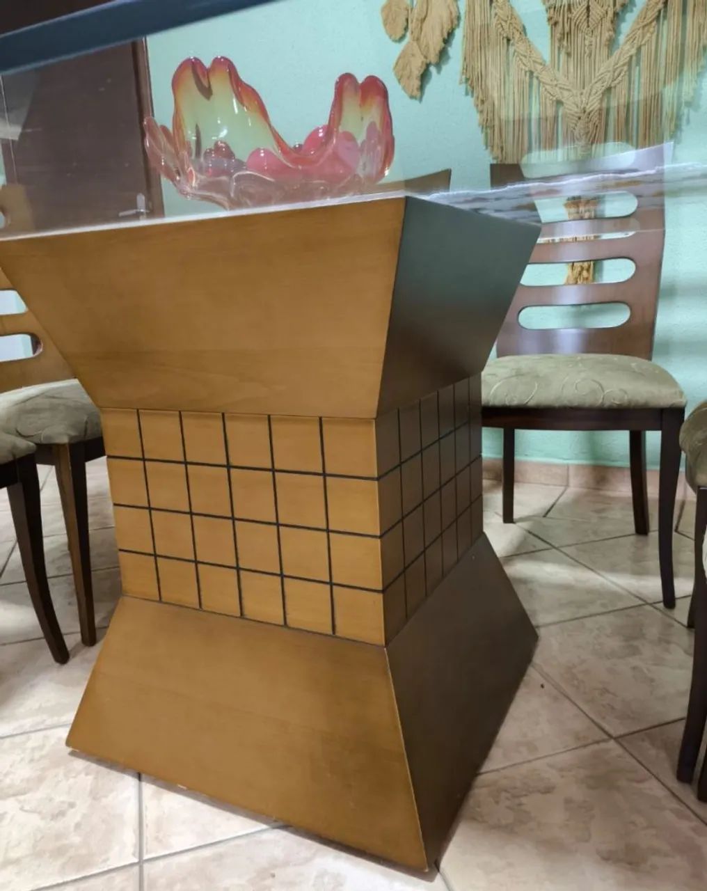 Mesa e cadeiras 