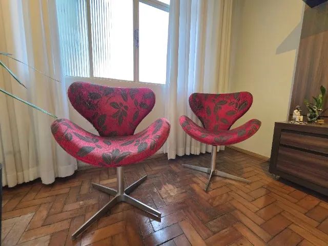 Cadeiras giratórias estofadas vermelhas - Foto 2