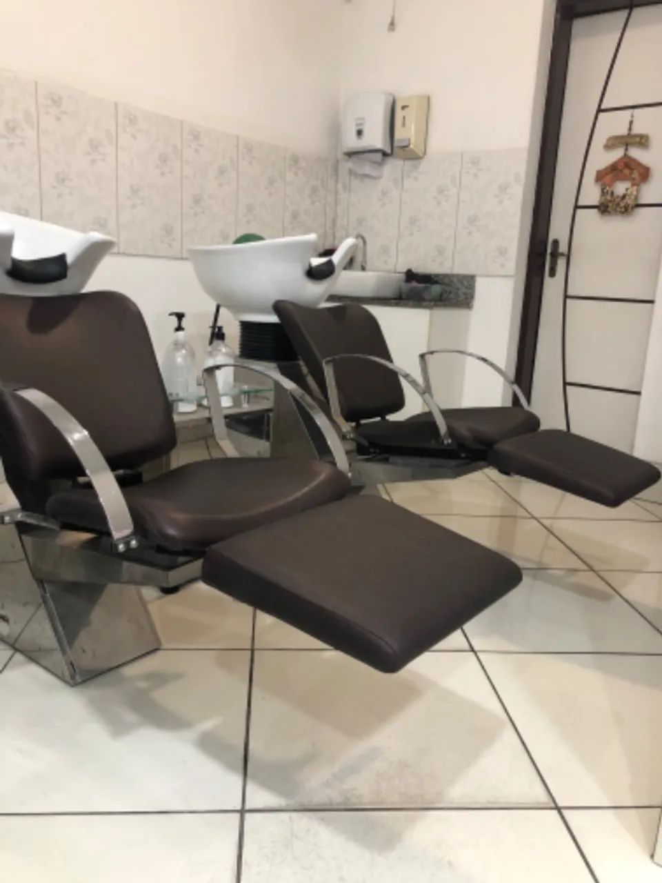 Cadeiras e lavatórios para Salão de Beleza - Foto 4