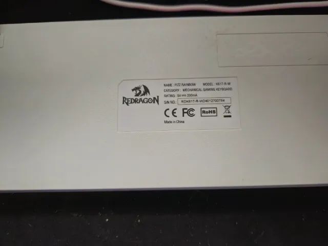 Teclado Mecânico Redragon Fizz Rainbow 60% Branco Switch Marrom - Foto 3