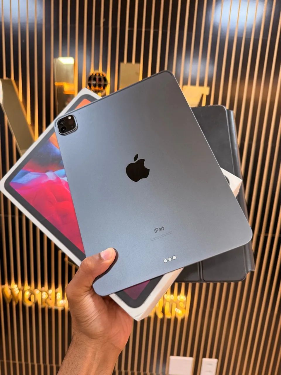 IPAD PRO - 256GB - C/ KEYBOARD APPLE  - Foto 4
