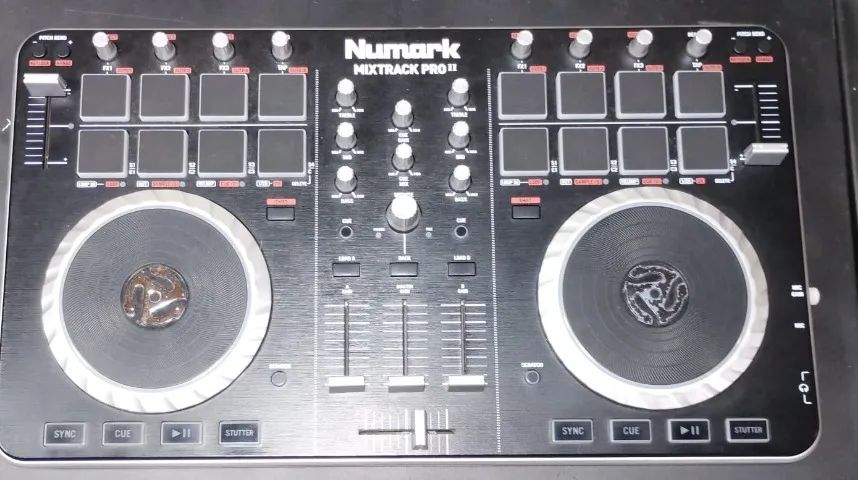 Controladora Numark Mixtrack Pro 2 - Foto 3