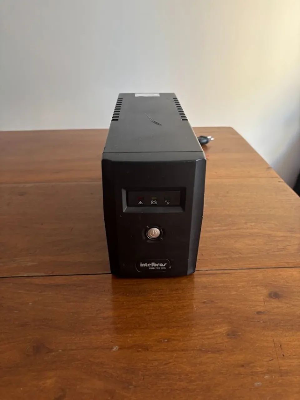 Nobreak Intelbras XNB 720VA 220V para PC e CFTV