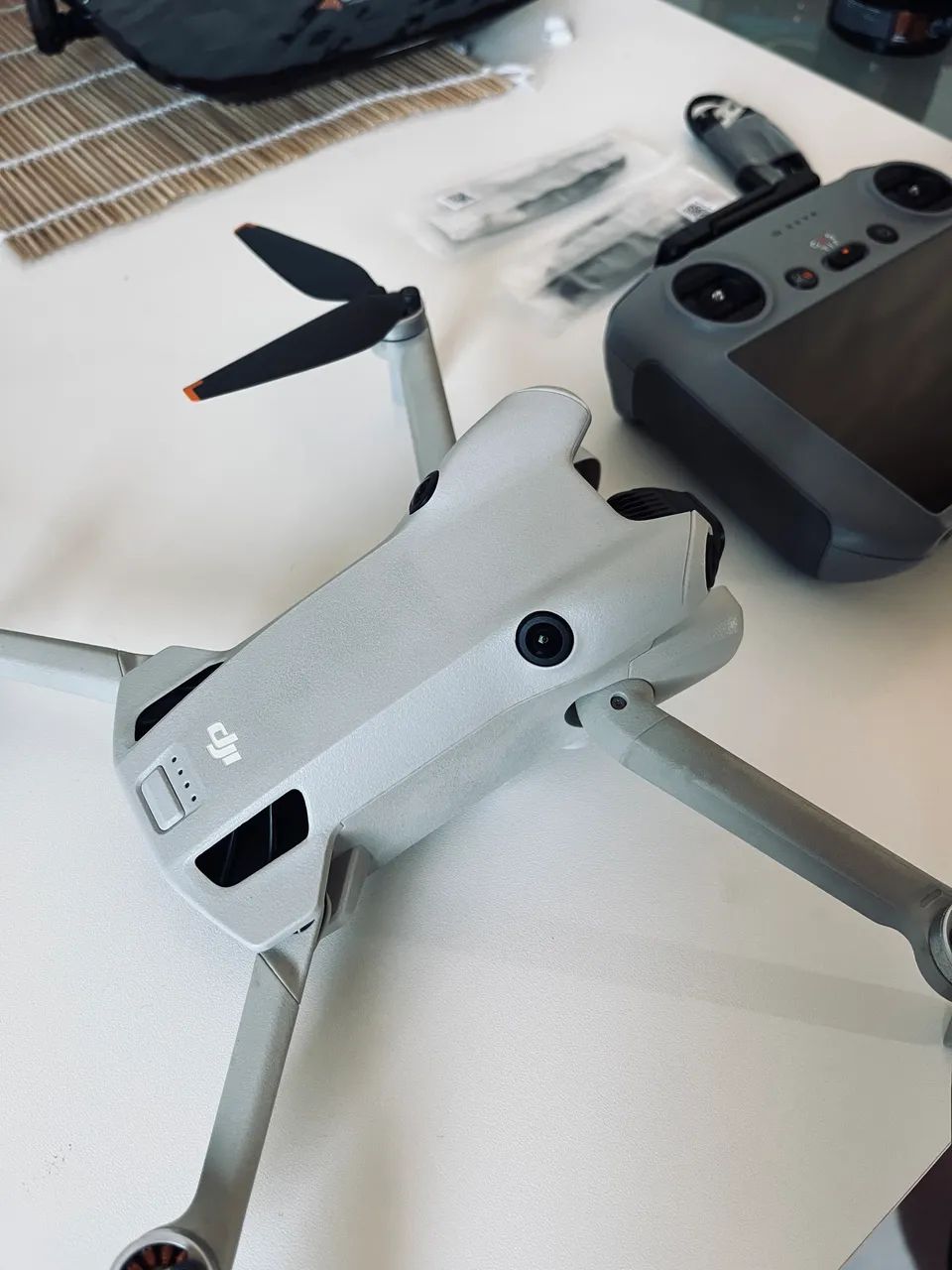 DJI MINI 4 PRO COMBO FLY MORE + RC2 com TELA  - Foto 5