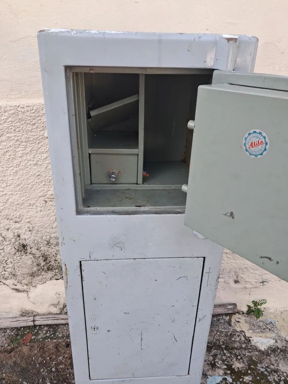 Vende se cofre - Foto 2