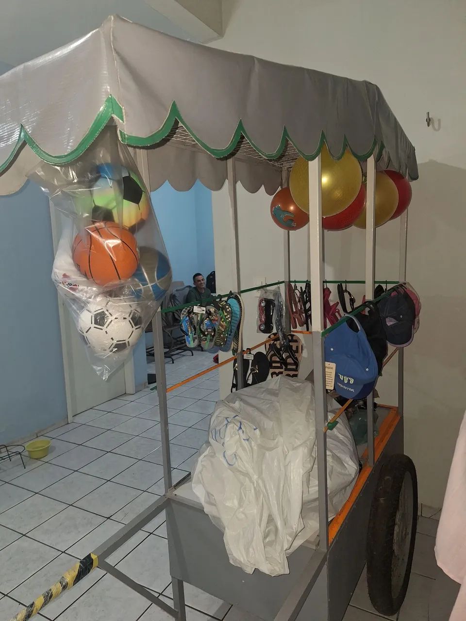 Carrinho para vendas diversas. - Foto 3