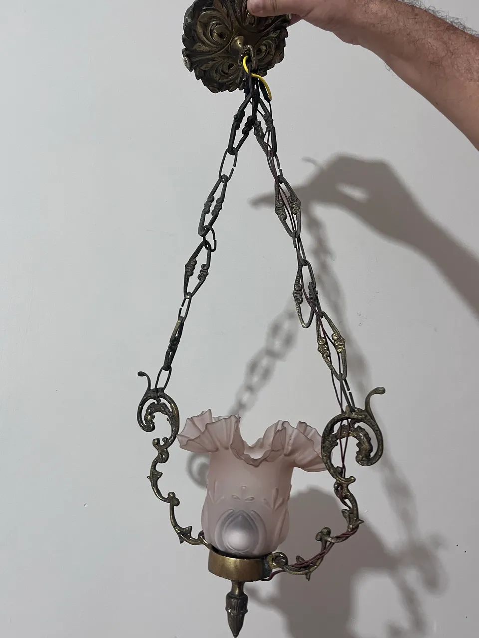 Lustre antigo em bronze  - Foto 2