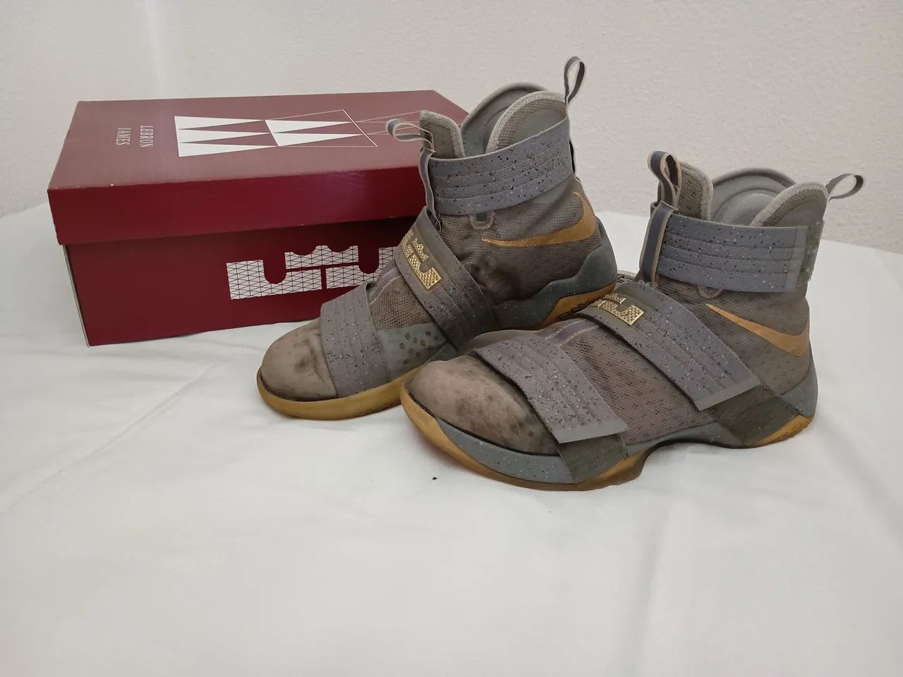 Tênis Nike LeBron Soldier 10