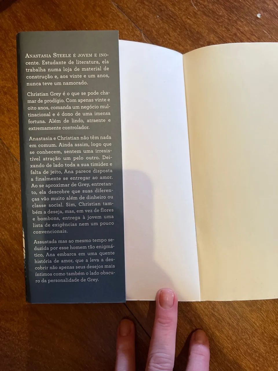 Livro Cinquenta Tons de Cinza - Foto 3