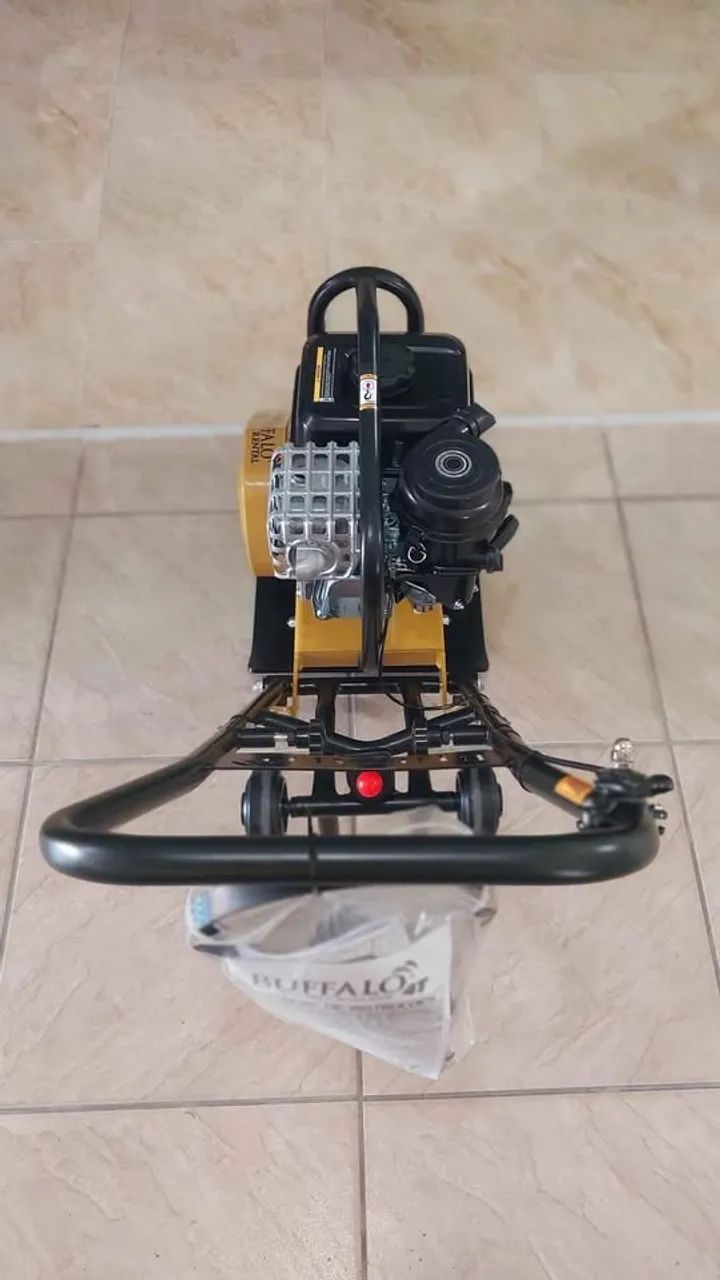 Placa vibratória 65kg Profissional a gasolina 7.5hp - Buffalo(Nova) - Foto 4