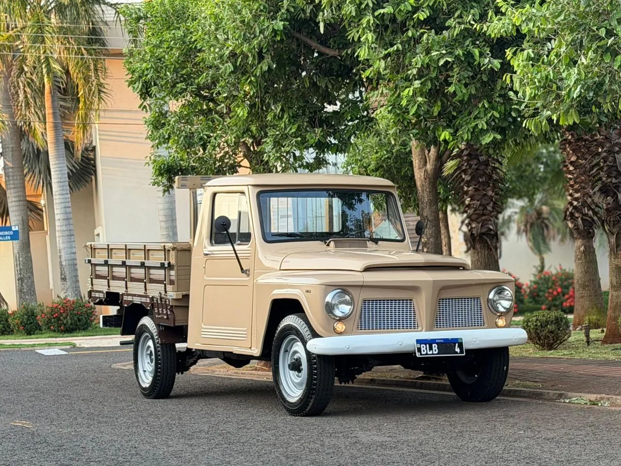 Ford F-75 4X4 2.3 1975