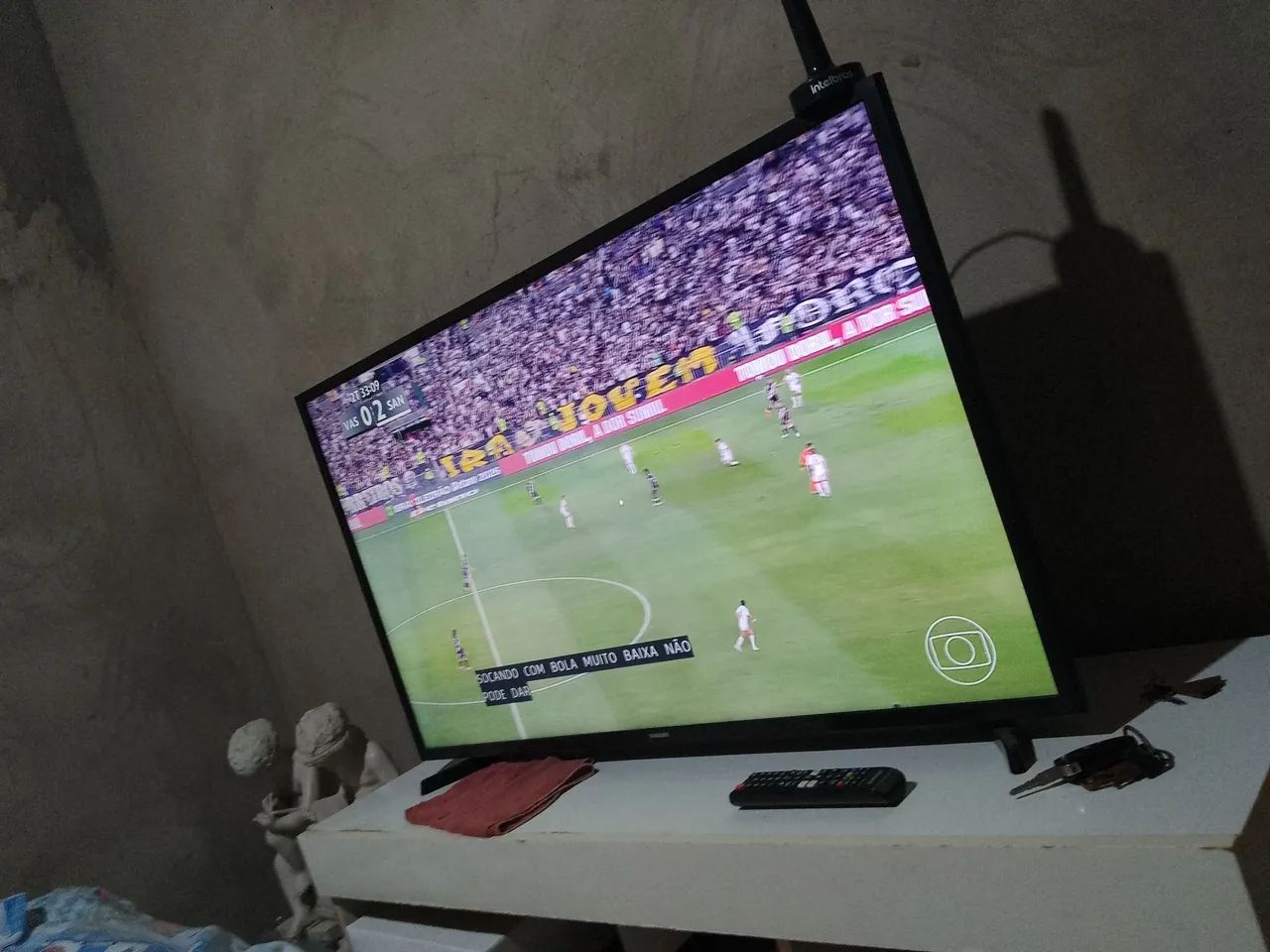 Vendo uma televisão com uso Samsung 32legadas telefone * scom controle sem nenhum 