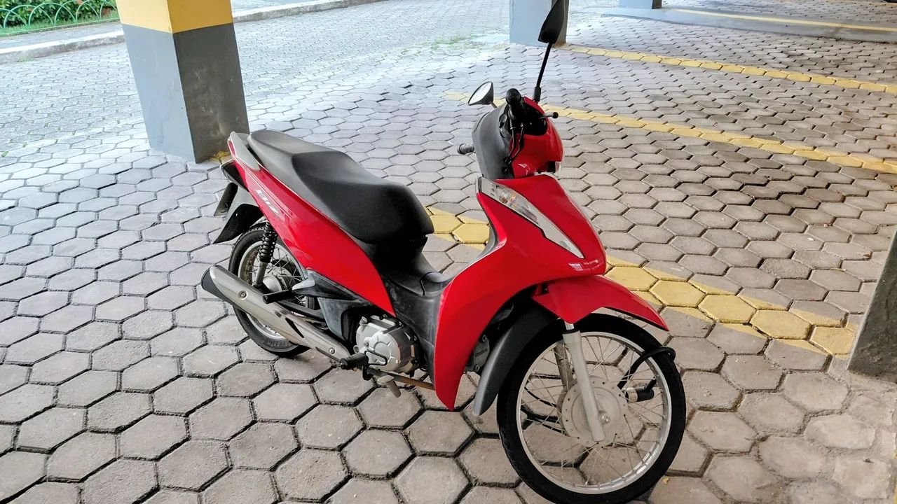Veículo de garagem, pouco usada