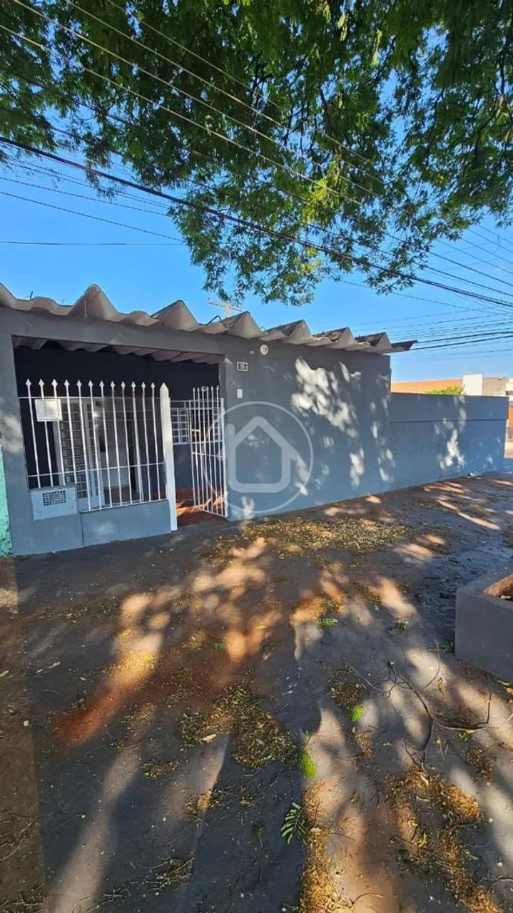 CASA COM 03 DORMITÓRIOS SENDO 01 SUÍTE - Foto 2