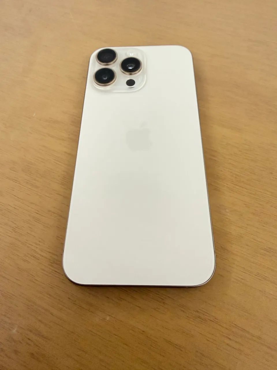 IPHONE 16 PRO MAX DOURADO  - Foto 2