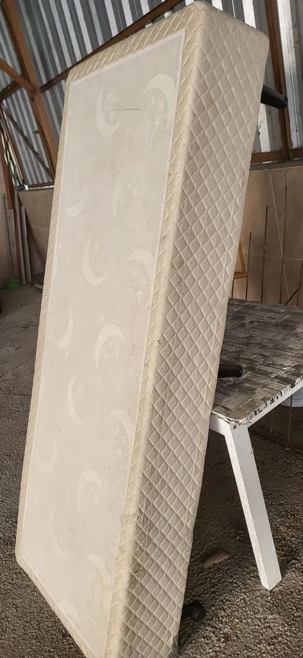 Cama base de solteiro em ótimo estado  - Foto 2